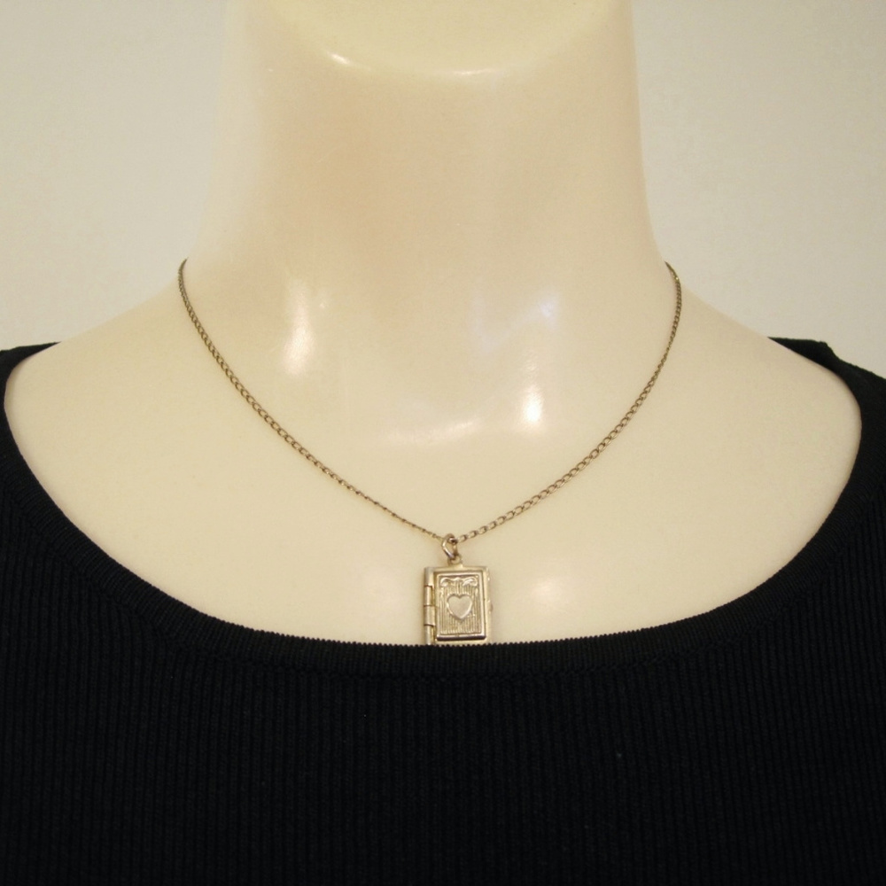 Vintage Locket Necklace-Opens-Silvertone Antique